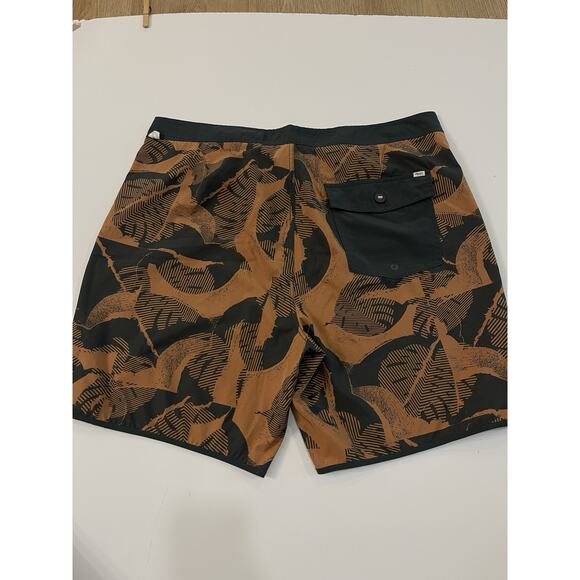 Vuori Shorts Mens 38 Lot Of 2 V314 Performance Cruise Boardshorts - Picture 3 of 10